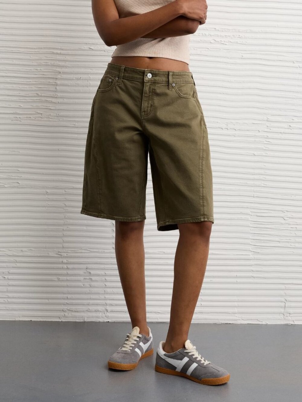 American Eagle Camo Green Barrel Stretch Shorts Size 4 / 27 Waist NWT